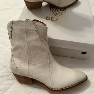 Beast Fashion. Dallas Bootie. Sz 9. New.